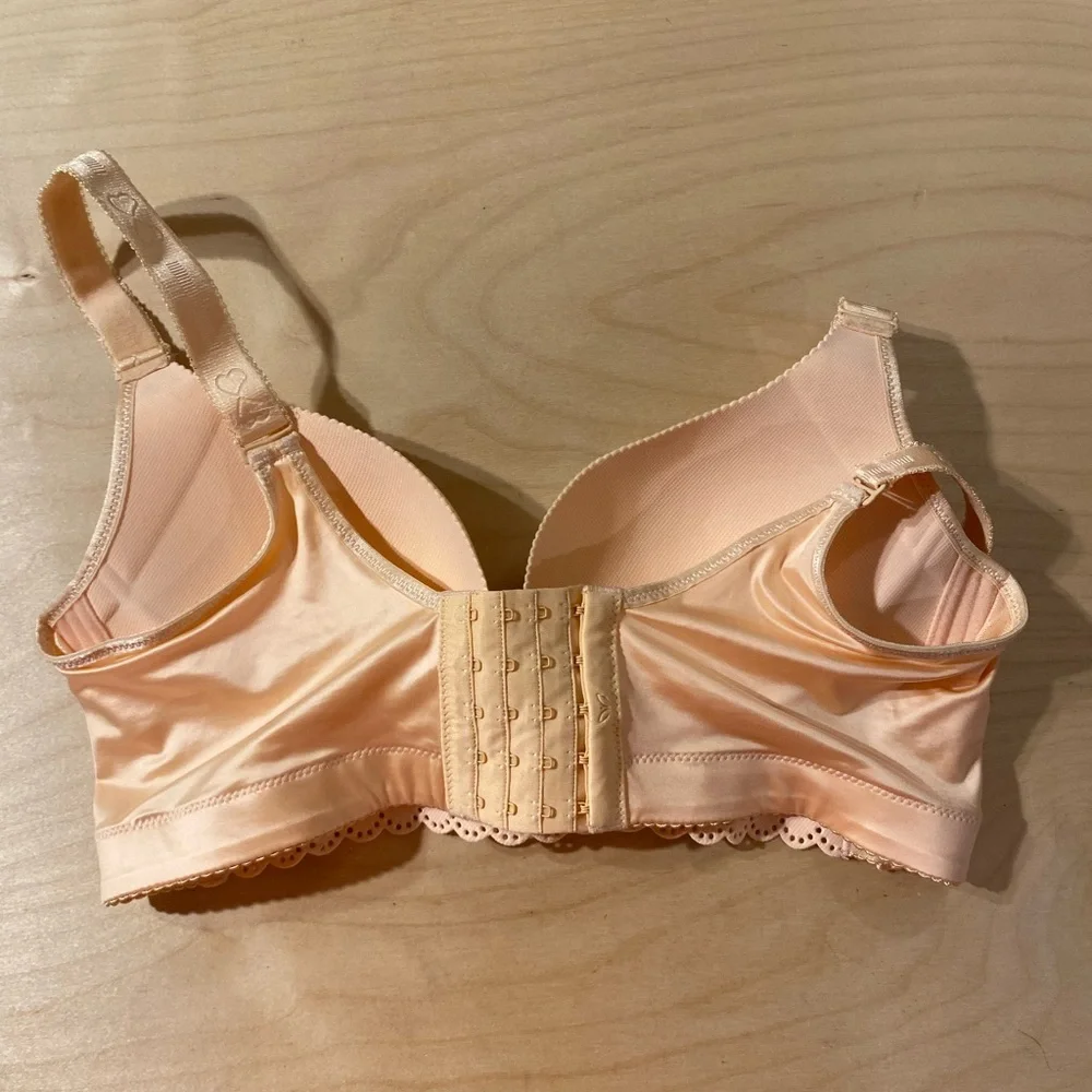 Elegant Peach Women's Bra Size 38 (PQ)